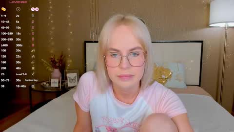 Bella online show from 02-19-26, 01:01