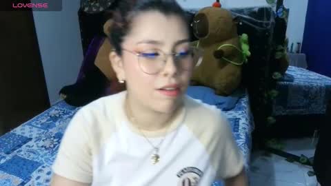 Snapshot of bellatrix_colen chatting on 10-23-25, 06:13 Aleja online show from 10-23-25, 06:13
