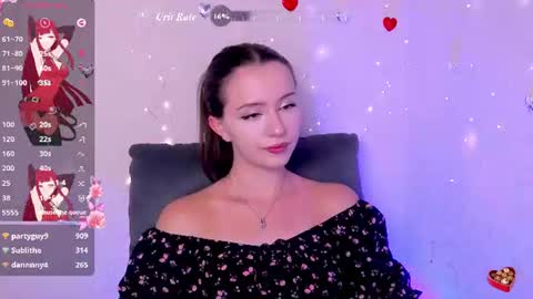 Snapshot of bellavelure66 chatting on 07-18-26, 01:32 bella online show from 07-18-26, 01:32