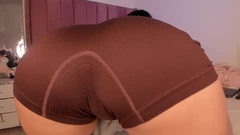 Bella online show from 02-25-25, 09:46