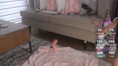 Snapshot of belle_adrienne chatting on 01-04-25, 04:33 Belle Adrienne  IG  online show from 01-04-25, 04:33