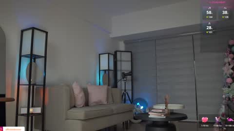 Belle Adrienne  IG  online show from 11-28-25, 12:19