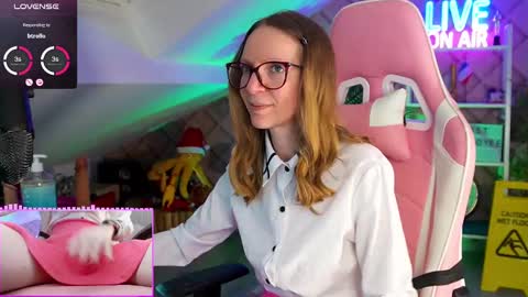 Alice online show from 02-10-25, 01:44