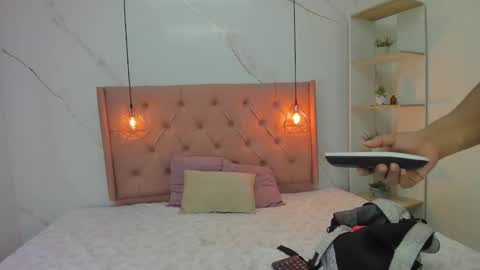 belle online show from 12-14-25, 12:10