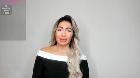 Snapshot of belle_hallle chatting on 12-31-24, 05:18 LucyJelly online show from 12-31-24, 05:18