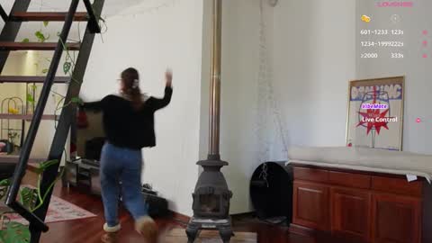 BELLE   online show from 10-14-25, 02:45