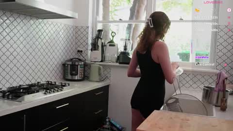 BELLE   online show from 10-28-25, 04:05