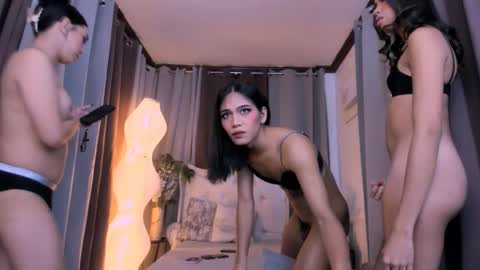 Snapshot of bellecollins chatting on 10-06-25, 02:09 bellecollins online show from 10-06-25, 02:09