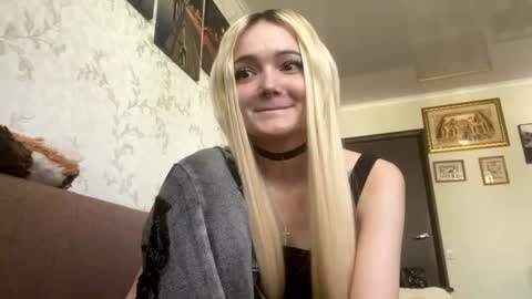 Snapshot of belledys chatting on 07-22-26, 11:02 Hanna online show from 07-22-26, 11:02