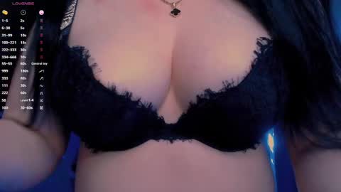 Snapshot of bellelovexx chatting on 05-08-26, 09:53 Hello I am kind friendly and cute girl online show from 05-08-26, 09:53