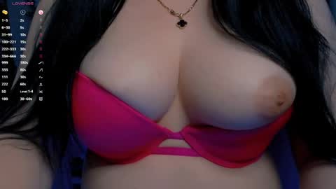 Snapshot of bellelovexx chatting on 05-28-26, 10:40 Hello I am kind friendly and cute girl online show from 05-28-26, 10:40