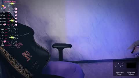 Snapshot of bellezza_ chatting on 10-31-25, 07:26 Your Annabelle Wolf online show from 10-31-25, 07:26