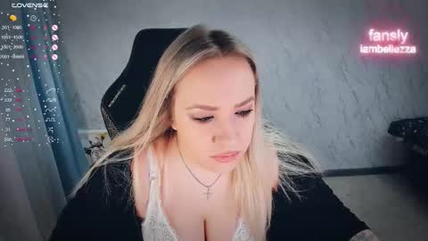 Your Annabelle Wolf  online show from 02-04-26, 02:34