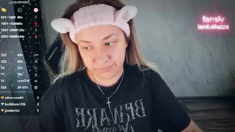 Your Annabelle Wolf  online show from 06-17-26, 05:03