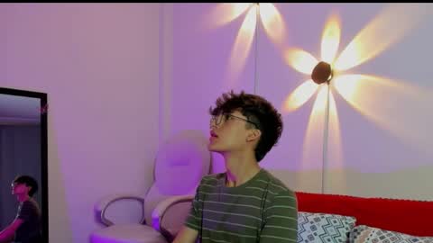 Neon online show from 09-17-25, 11:01