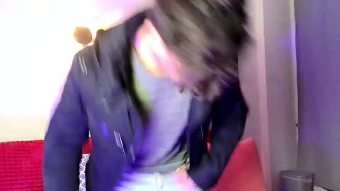 Neon online show from 09-30-25, 11:15