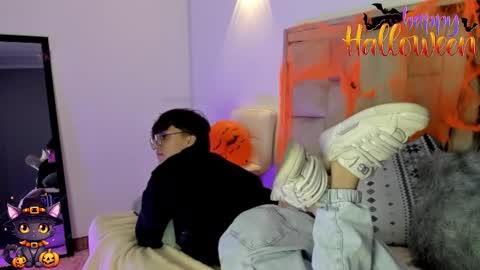 Neon online show from 10-20-25, 11:43