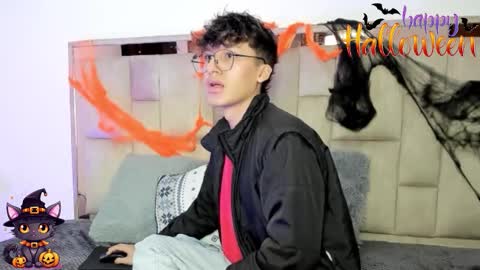 Neon online show from 10-24-25, 11:28