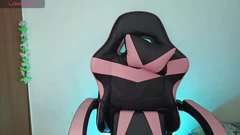 Your New Girlfriend online show from 04-12-26, 10:48