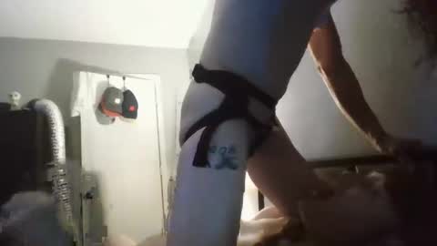 Snapshot of bemybrdnw chatting on 10-29-25, 09:33 bemybrdnw online show from 10-29-25, 09:33