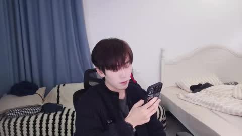 Snapshot of ben705676 chatting on 02-04-26, 03:29 Ben online show from 02-04-26, 03:29