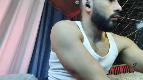 Snapshot of ben_blaze chatting on 11-22-25, 08:35 BEN online show from 11-22-25, 08:35