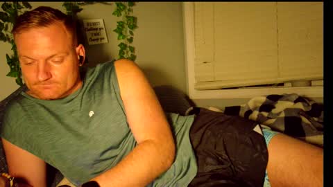 Snapshot of ben_dover10 chatting on 02-13-25, 01:59 Ben online show from 02-13-25, 01:59