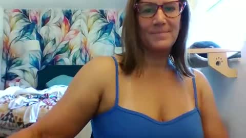 Becky online show from 11-14-25, 05:33
