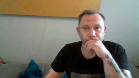 Snapshot of benizio_ chatting on 02-13-26, 10:44 benizio online show from 02-13-26, 10:44