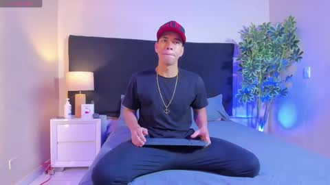 BENJAMIN online show from 02-24-25, 01:35