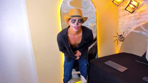 BENJAMIN online show from 10-31-25, 08:43