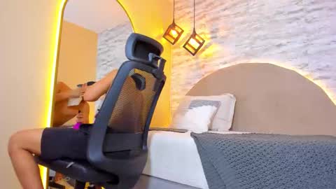 BENJAMIN online show from 11-05-25, 02:17