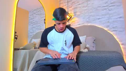 BENJAMIN online show from 11-20-25, 01:22