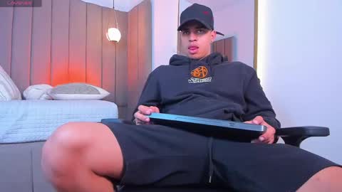 BENJAMIN online show from 05-19-26, 03:02
