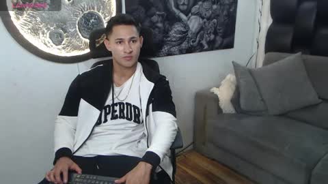 Snapshot of benjamincooperk1 chatting on 04-26-26, 01:25 benjamincooperk online show from 04-26-26, 01:25
