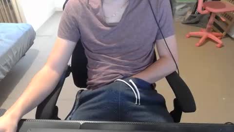 Benjifrenchi online show from 10-31-25, 07:42