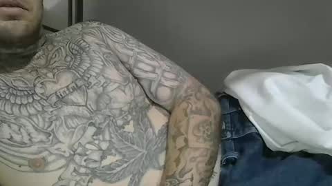 Snapshot of bennetsinit chatting on 01-08-25, 08:16 smokin n cammin online show from 01-08-25, 08:16