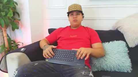 bennett_alejoo online show from 11-05-25, 07:03
