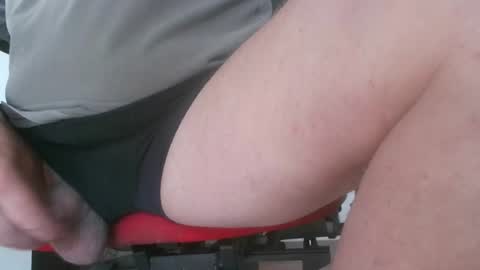 Snapshot of bennoblume chatting on 07-04-26, 08:53 Benno online show from 07-04-26, 08:53
