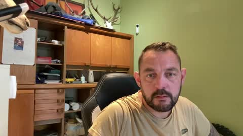 Snapshot of benochau chatting on 06-24-26, 04:11 benochau online show from 06-24-26, 04:11