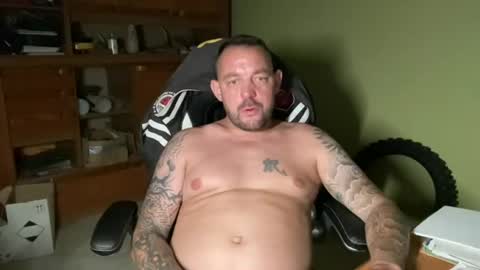 Snapshot of benochau chatting on 06-28-26, 02:28 benochau online show from 06-28-26, 02:28