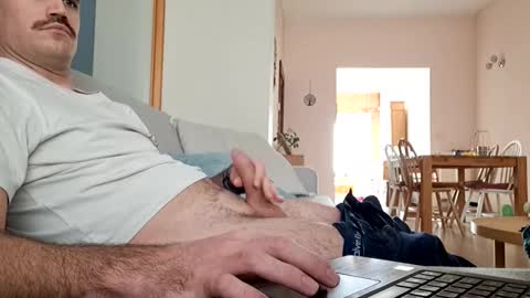 Snapshot of benoitgmx12 chatting on 10-21-25, 12:28 benoitgmx12 online show from 10-21-25, 12:28