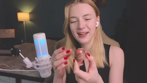 Snapshot of benty_bunny chatting on 01-14-25, 05:23 Alice online show from 01-14-25, 05:23