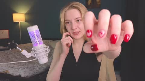 Snapshot of benty_bunny chatting on 01-31-25, 11:35 Alice online show from 01-31-25, 11:35