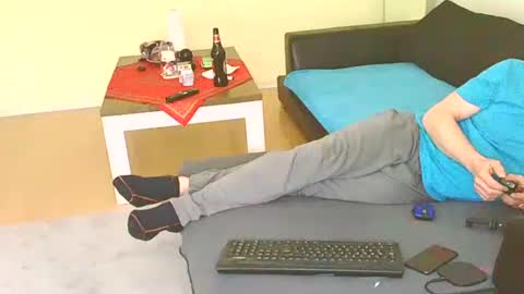 Snapshot of benutzmich0800 chatting on 12-25-24, 01:09 Benutzmich0800 online show from 12-25-24, 01:09