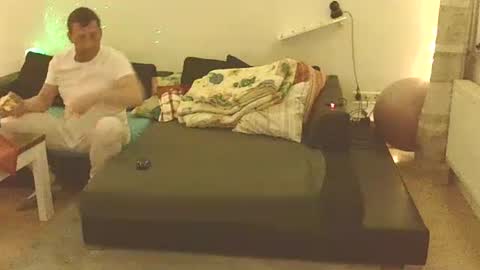 Snapshot of benutzmich0800 chatting on 12-25-24, 10:16 Benutzmich0800 online show from 12-25-24, 10:16