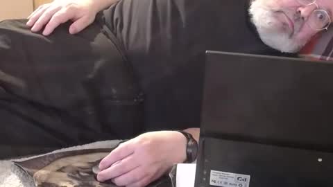 berlinerbaer1963 online show from 04-26-26, 07:55