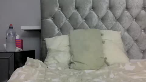 tixxie  online show from 12-15-24, 04:59