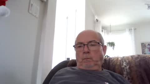 bernard1102 online show from 12-02-24, 02:30