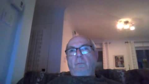 bernard1102 online show from 12-09-24, 11:36